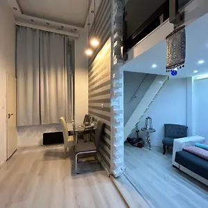 roland-apartment-downtown-akacfa.inbudapesthotels.com/