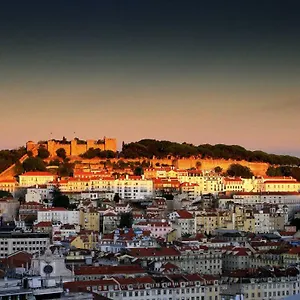 chiado-view-to-the-castle.hotels-lisbon-portugal.com/