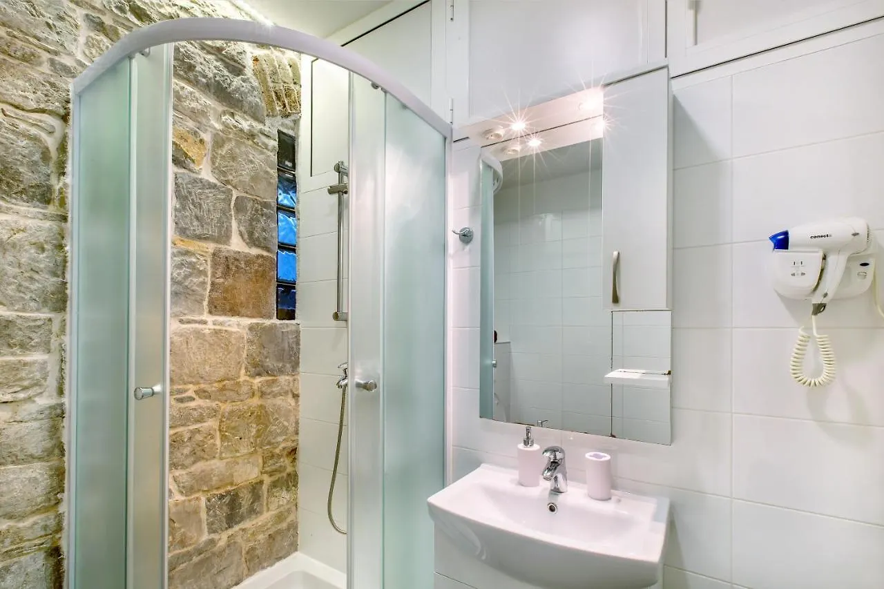 Summer Stone Pleasure Split Apartment